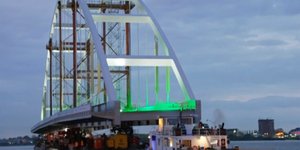 Η τεράστια γέφυρα Suurhoff 