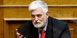 Για αντικοινοβουλευτική συμπεριφορά εγκαλεί τον Γ. Λοβέρδο ο ΣΥΡΙΖΑ