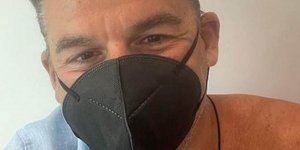 Γιώργος Λιάγκας με μάσκα για κορωνοϊό