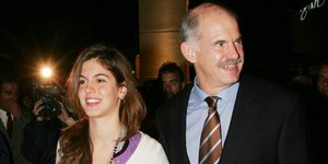 Περήφανος πατέρας ο Γιώργος Παπανδρέου