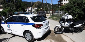 Αστυνομία έξω από το σπίτι στα Γλυκά Νερά