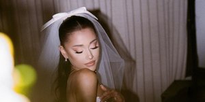 Αριάνα Γκράντε με νυφικό