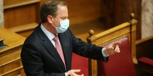 Ο Κώστας Καραμανλής στη Βουλή