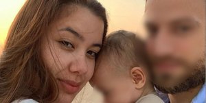 H άτυχη Καρολάιν με τον σύζυγό της και το μωρό τους