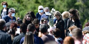 Σπαραγμός στην κηδεία της 20χρονης στην Αλόννησο