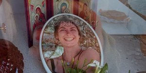 φωτογραφία με Κορίνα σε εκκλησάκι