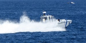 σκάφος του Λιμενικού στη θάλασσα