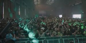 κόσμος στο φεστιβάλ στο Λίβερπουλ