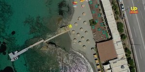 Οι βραβευμένες με Γαλάζια Σημαία ακτές της Αττικής από ψηλά