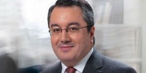 Ο Ηλίας Μόσιαλος