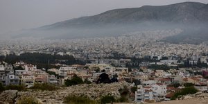 νέφος σκεπάζει Αθήνα την Κυριακή του Πάσχα