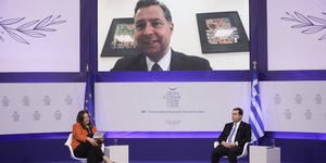 Η συζήτηση Μηταράκη - Μάγερ στο Οικονομικό Φόρουμ των Δελφών