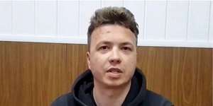 Τα ίχνη του βασανισμού είναι εμφανή στο πρόσωπο του Ρομάν Προτάσεβιτς