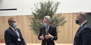 Στα γραφεία της Sunlight ο Αμερικανός πρέσβης στην Ελλάδα, Τζέφρυ Πάιατ