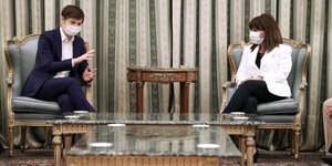 Ανα Μπρνάμπιτς, Kατερίνα Σακελλαροπούλου