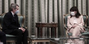 Ο Νταβίντ Σασόλι και η Αικατερίνη Σακελλαροπούλου