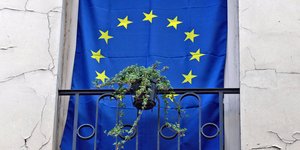 Σημαία της ΕΕ σε παράθυρο