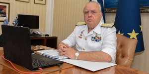 πετρακης στολη