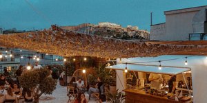5 ταράτσες στην Αθήνα για τα πρώτα καλοκαιρινά cocktail   