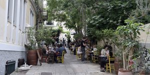 πεζοδρομος ταβερνα 