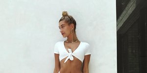 Top knot για την Χέιλι Μπίμπερ