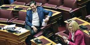 Αλέξης Τσίπρας και Φώφη Γεννηματά στη βουλή