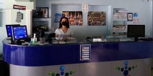 Η κα. Νατάσα Εξάρχου, υπεύθυνη του πρακτορείου ΟΠΑΠ της κας. Αναστασίας Κωστάκη στην Νέα Ιωνία