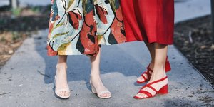 γυναίκες με σανδάλια στην εβδομάδα μόδας