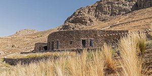 Ξερολίθι: Μία εντυπωσιακή πέτρινη κατοικία στη Σέριφο