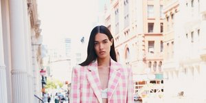 γυναίκα με πέδιλα Zara