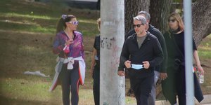 Έλενα Παπαρίζου και Ανδρέας Καψάλης σε βόλτα με αθλητικά ρούχ