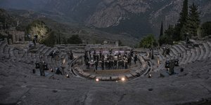 Η ορχήστρα του Θοδωρή Κουρεντζή στους Δελφούς