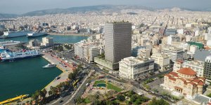 Ο Πυργος του Πειραιά ξαναγεννιέται
