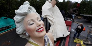 Μέρος του αγάλματος της Μέριλιν Μονρόε