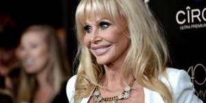 Το πρώην κορίτσι του Τζέιμς Μποντ, Μπριτ Έκλαντ