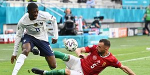 Ο Ντεμπελέ σε φάση από τον αγώνα με την Ουγγαρία