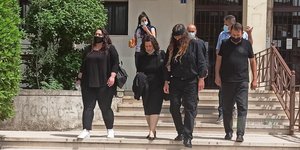 δίκη Γιακουμάκη συγγενείς