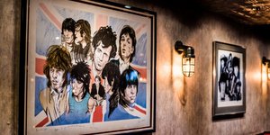 Πίνακας των Rolling Stones στο εστιατόριο πρώην μέλους του συγκροτήματος
