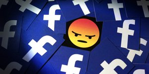 Facebook αγριεμένη φατσούλα