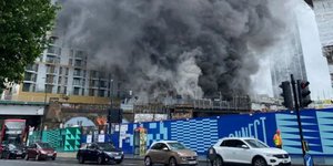 Μεγάλη φωτιά σε σταθμό μετρό στο Λονδίνο