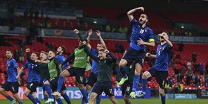 Οι ποδοσφαιριστές της Εθνικής Ιταλίας πανηγυρίζουν