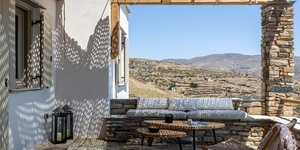 Η μαγεία της απλότητας σε ένα γαλήνιο σπίτι στην Τήνο 