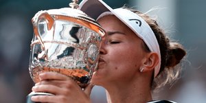 Η Μπαρμπόρα Κρεϊτσίκοβα κατέκτησε το Roland Garros