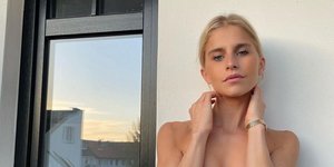 Γυναίκα με ελάχιστο μακιγιάζ