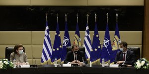 μενδωνη, παναγιωτοπουλος, θεοχαρης 