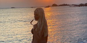 Μαρίνα Πατούλη: Φόρεσε το μαγιό της και απολαμβάνει βουτιές μαζί με τον Νίκο Παπαδάκη