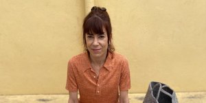 Η Μυρτώ Αλικάκη με φόρεμα