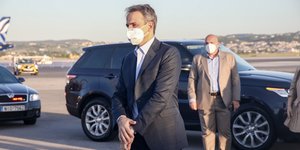 Μητσοτακης περπαταει