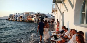 Η Μύκονος δηλώνει έτοιμη να παρτάρει ξανά