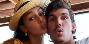 Νικολέτα Μαυρίδη με καπέλο Παύλος Γαλακτερός δίπλα δίπλα